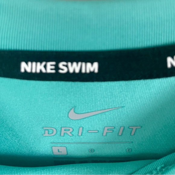 Nike Rashguard - Picture 4 of 8